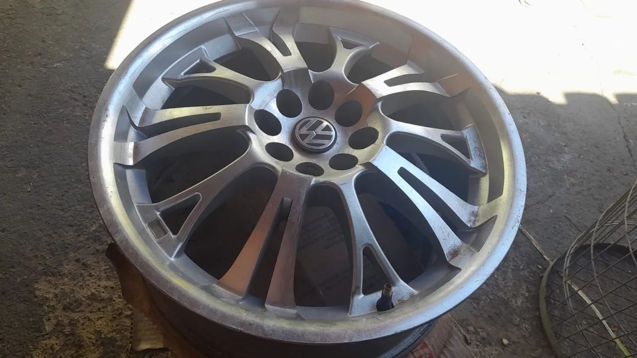 Jogo de rodas aro 17 VW - Foto 2