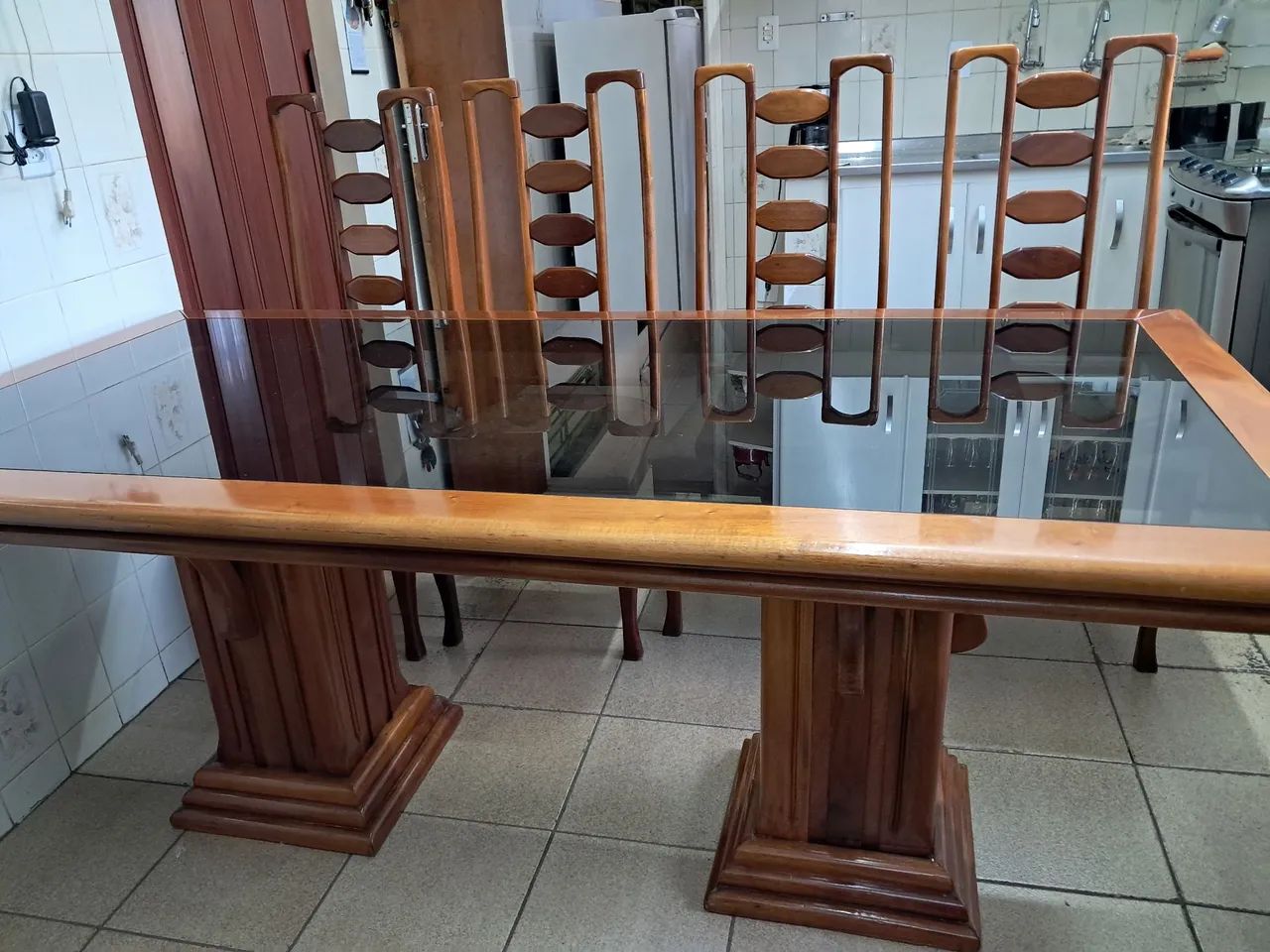 Mesa madeira maciça imbuída com tampo de vidro 2x1MT com 8 cadeiras - Foto 3