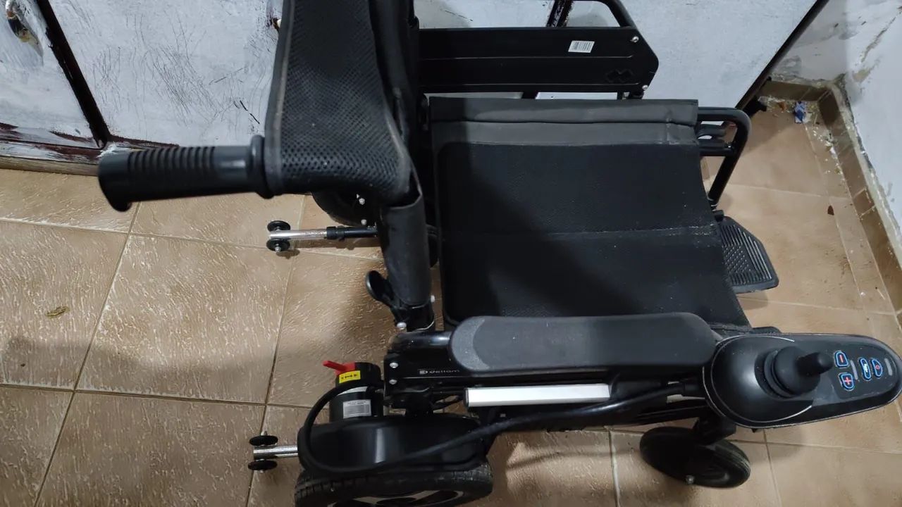 Cadeira de rodas motorizada - com defeito no motor  - Foto 3