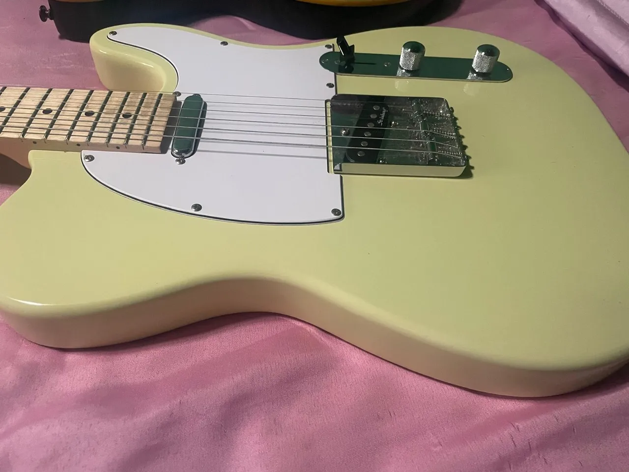 Guitarra Telecaster Amarela
