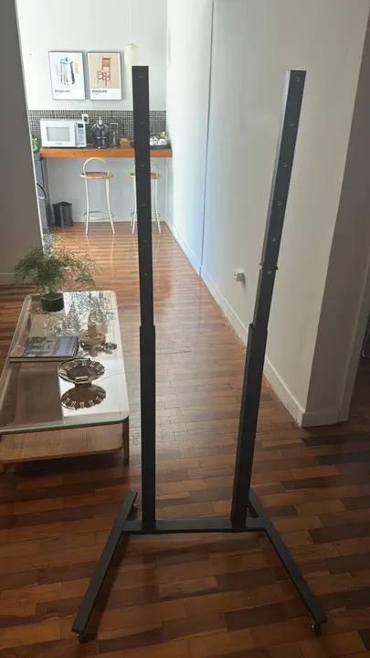 Pedestal para TV de 32 a 75 Suporte Videoconferência com rodízios