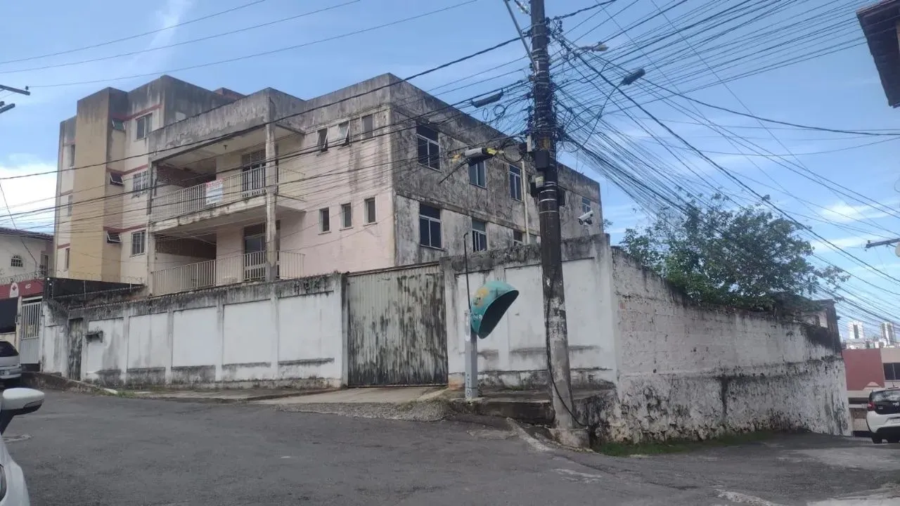 Imóvel para venda tem 572 metros quadrados com 4 quartos em Pernambués - Salvador - BA