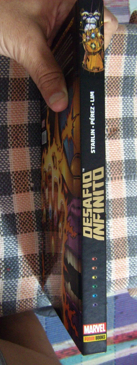 DESAFIO INFINITO. Encadernado capas dura.