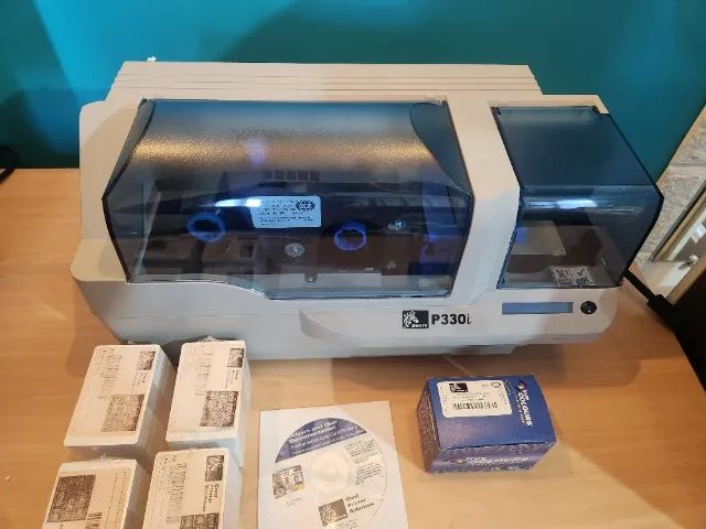 Impressora de Cartões/Crachás ZEBRA P330I - Foto 3