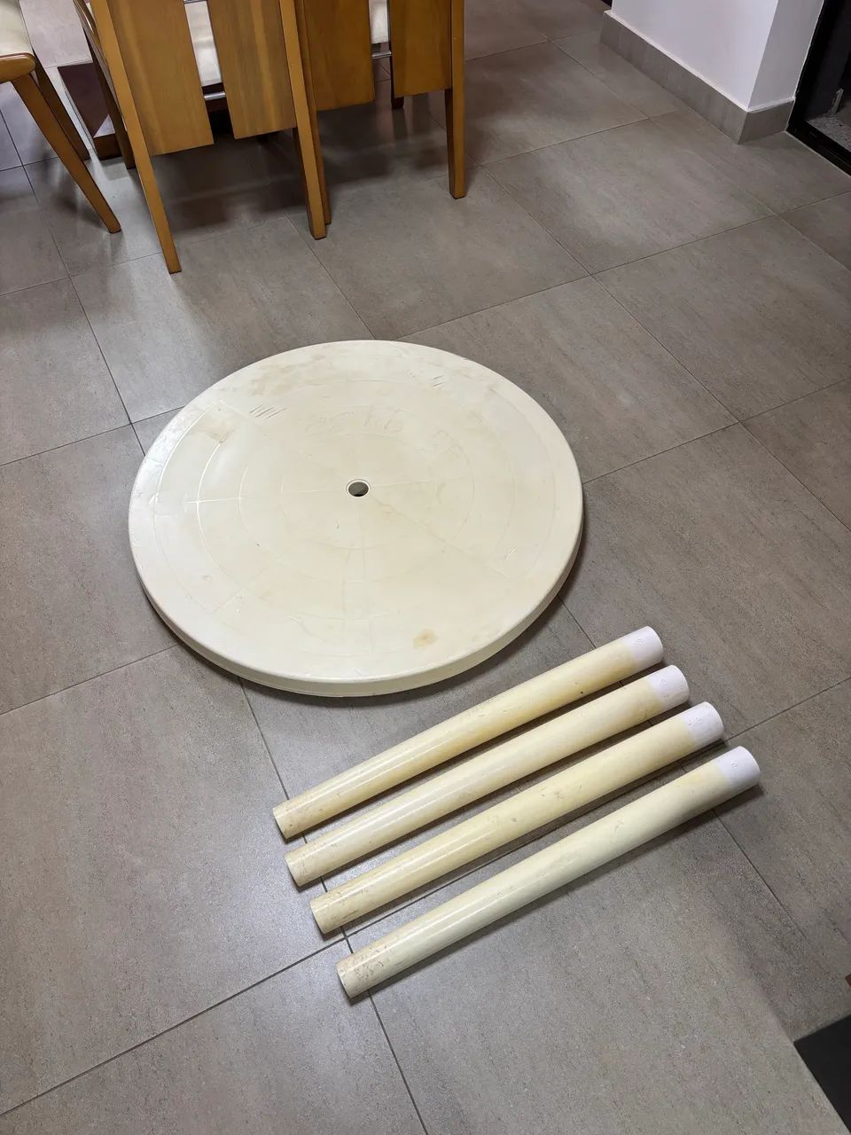 Mesa redonda 64307305088385123