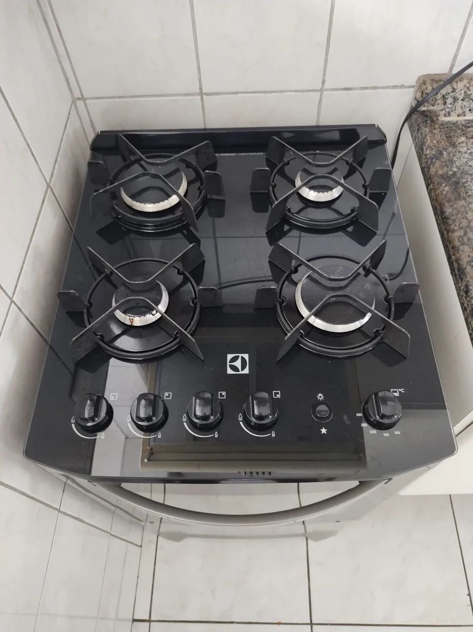 Fogão 4 bocas Electrolux 220 volts com tampo de vidro - Foto 2