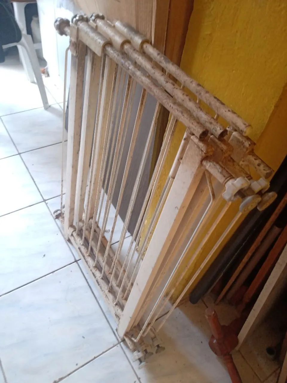 Vende se grades de proteção obs precisa pintar - Foto 6