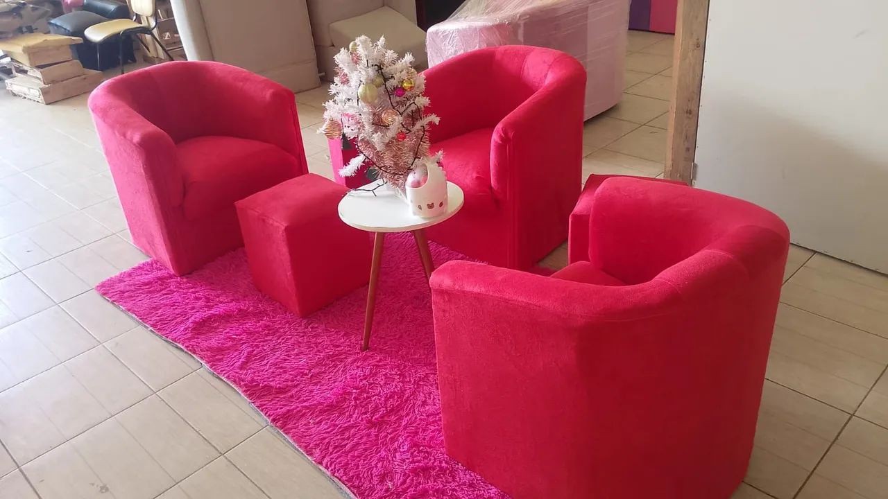 kit poltrona e puff por R$200,00