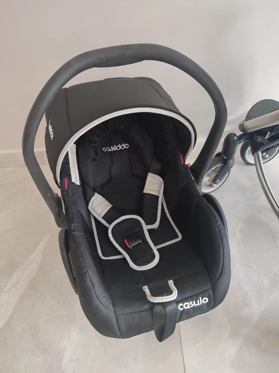 Carrinho de Bebê + Bebê Conforto Kiddo Helios - Foto 4