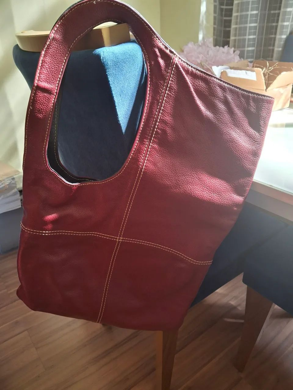 Bolsa de Couro Dupla Face - Borgonha/Preta - Amarelle - Foto 2