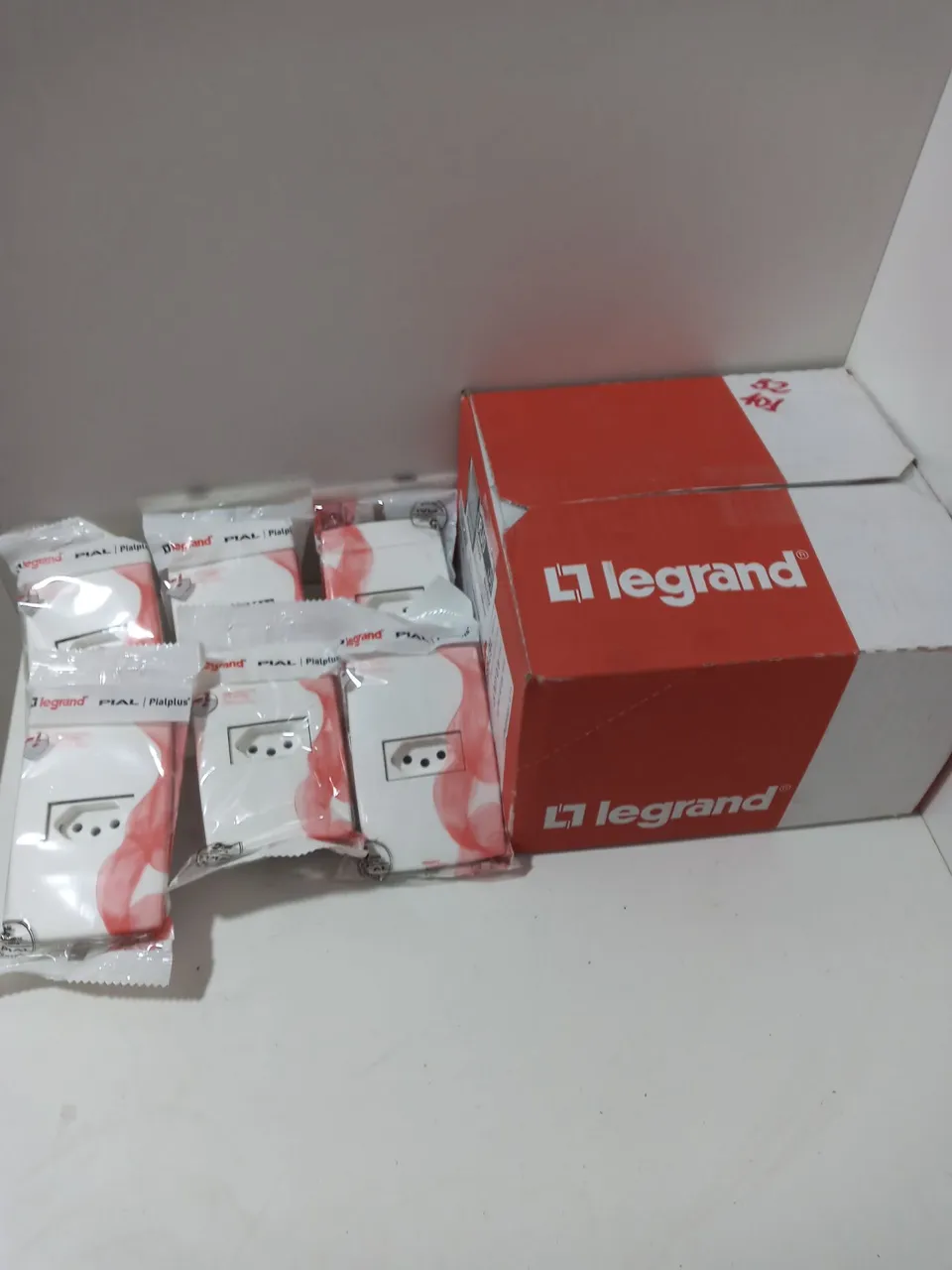 Tomadas Elétricas Legrand - Pacote