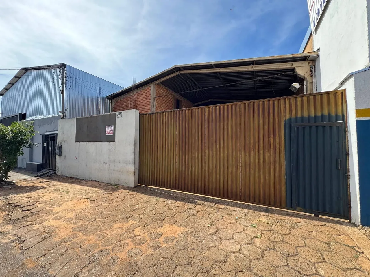 Galpão / Barracão disponível para locação, excelente para oficina mecânica e torneadora, V