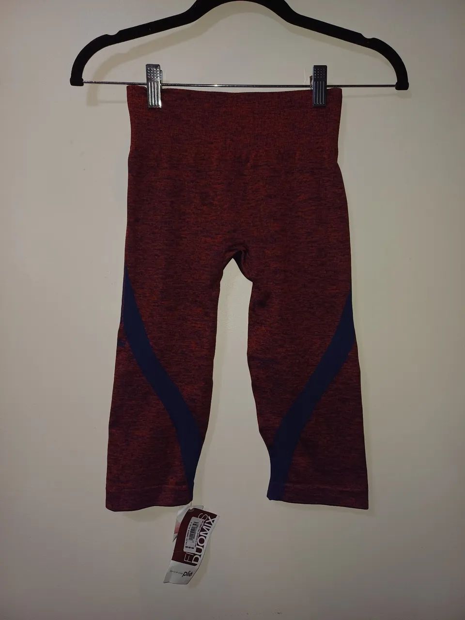 Calça Capri Plie nova na etiqueta,  vermelho e azul. - Foto 2