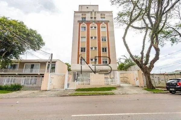 COMPACTO NO EDIFÍCIO QUEBEC: CONVENIÊNCIA E ACESSIBILIDADE EM CURITIBA
