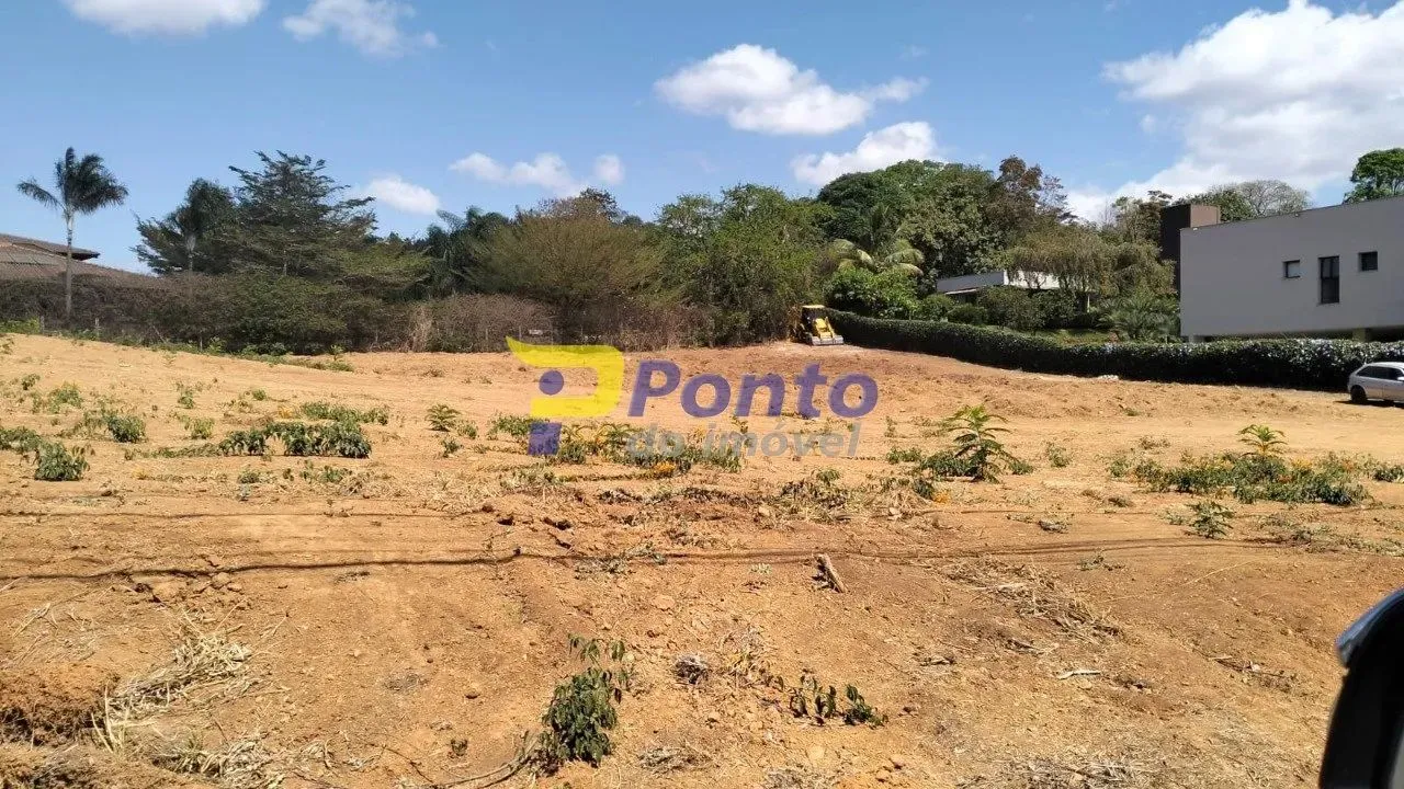 Lote no Condomínio Amendoeiras
