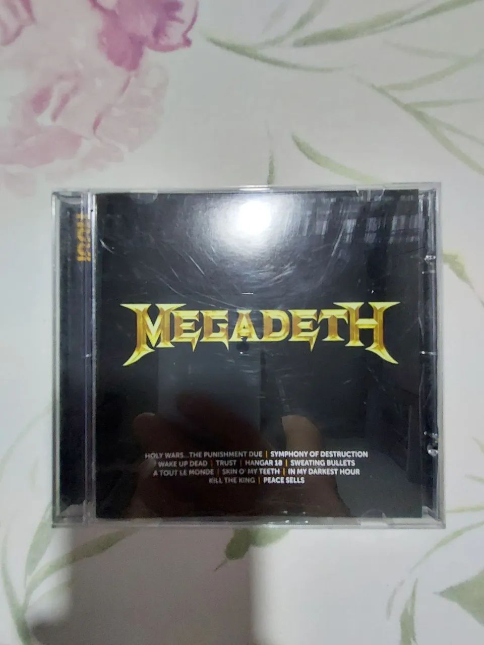 Cds originais de Rock, ideal para colecionadores fã.