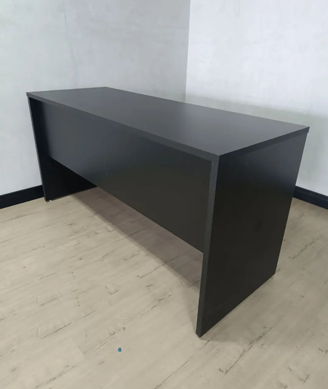 Solid MDF Desk 25mm, Nova Model, 1.60m to 1.80m x 60cm – Delivered Assembled