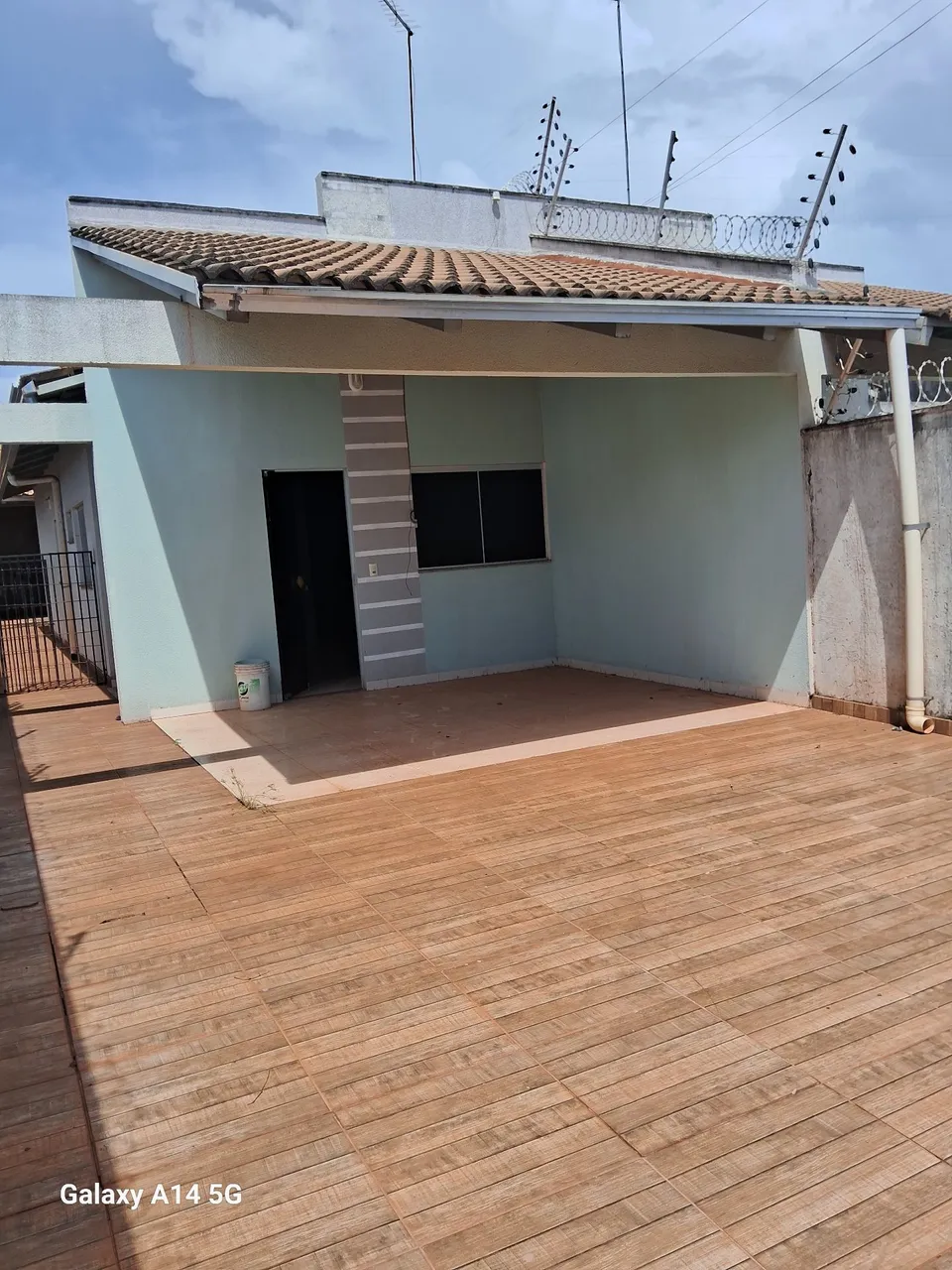 Alugo casa com edicula