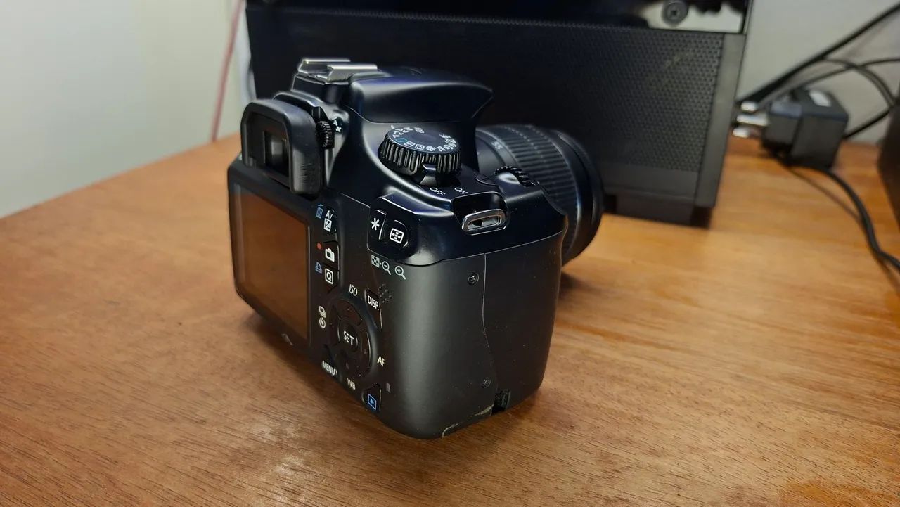 Canon EOS Rebel T3 + Lente EF-S 18-55mm - Foto 4