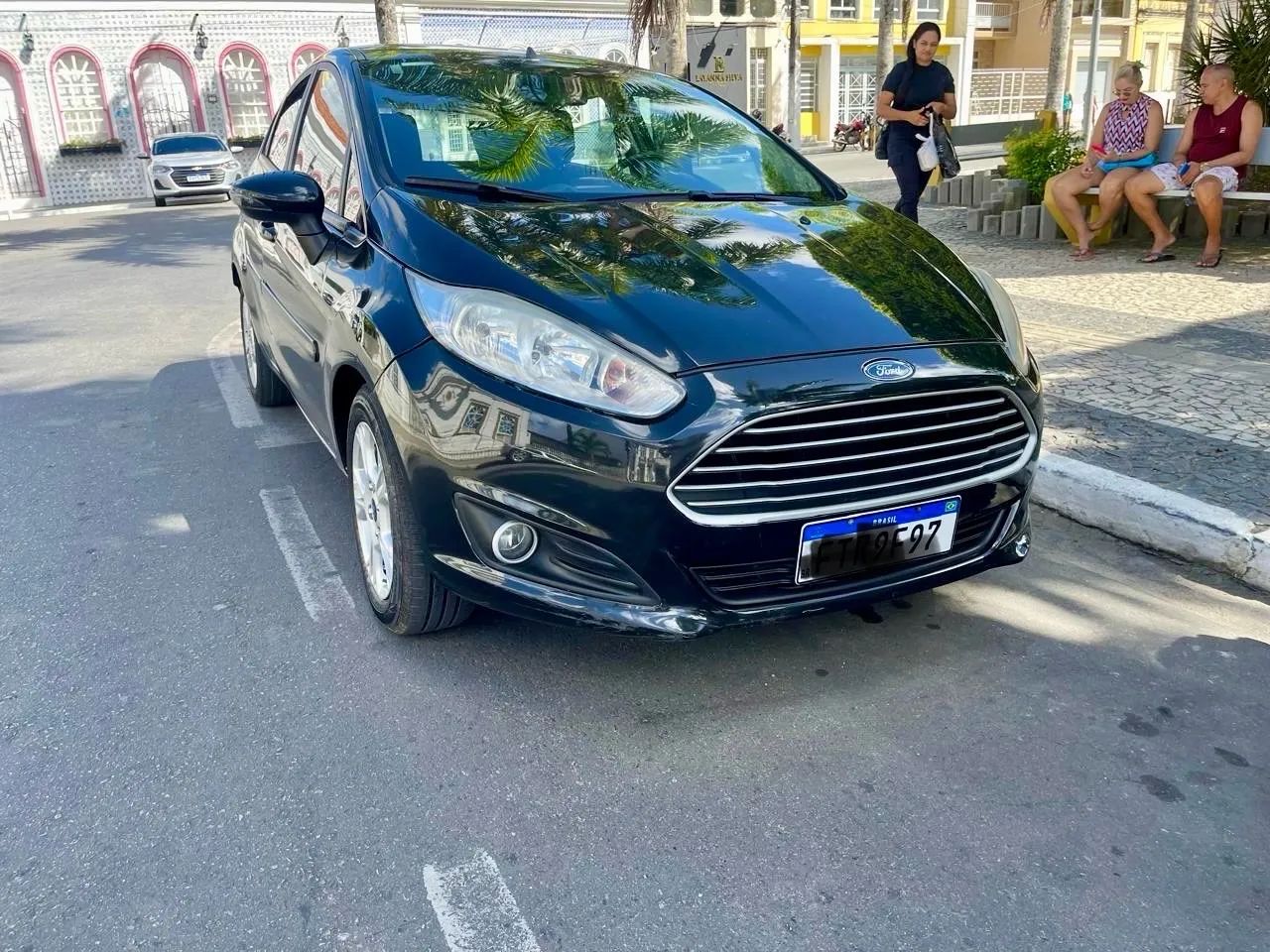 Ford Fiesta 1.6 16V Flex Aut. 5P 2015 - Foto 2