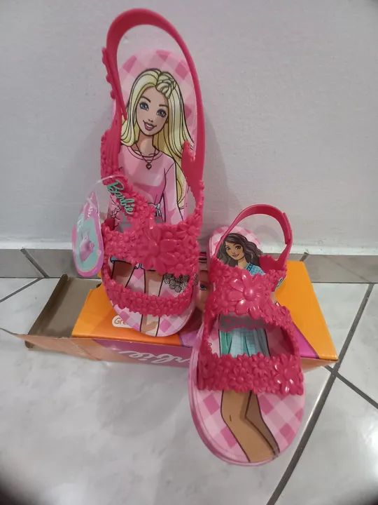 Sandália Barbie NOVA - Foto 2