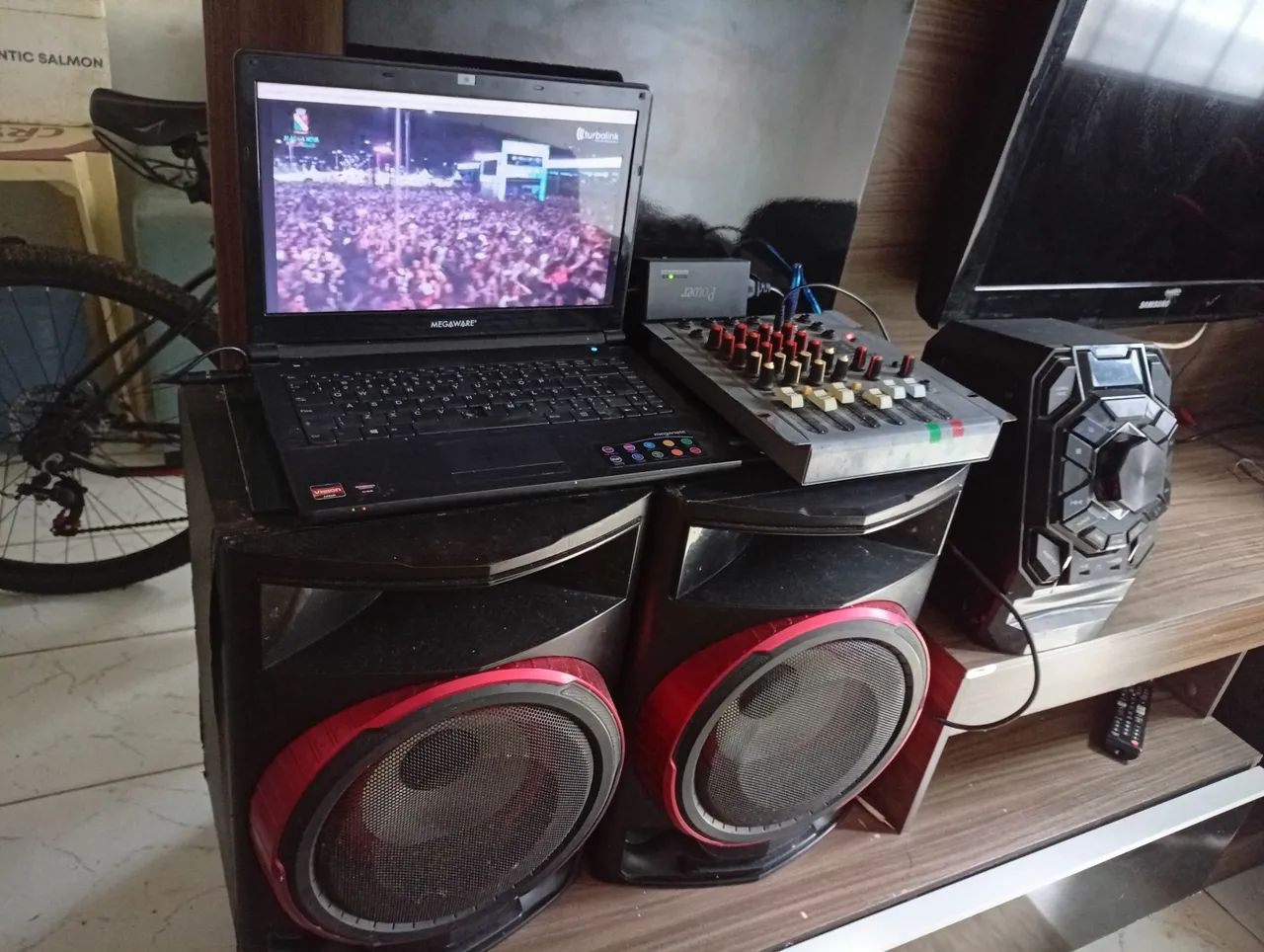 Sistema de Som Completo com Mixer e Notebook