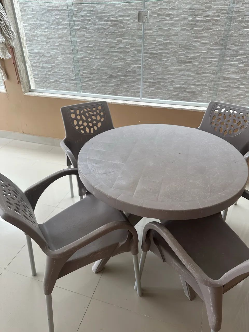 Mesa com 4 cadeiras65568131508737121