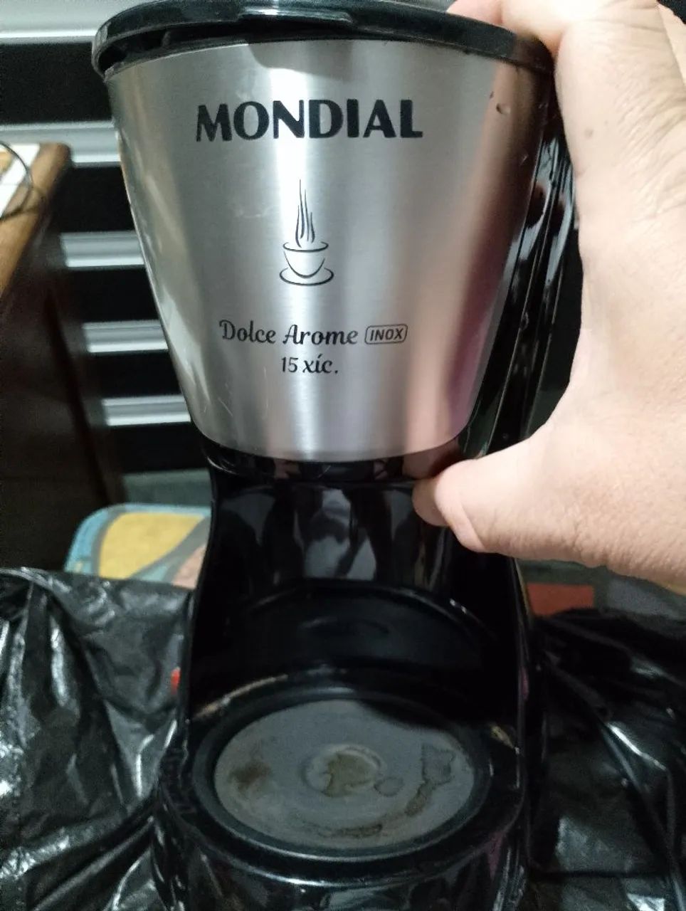Cafeteira Mundial não funciona para usar peças 
