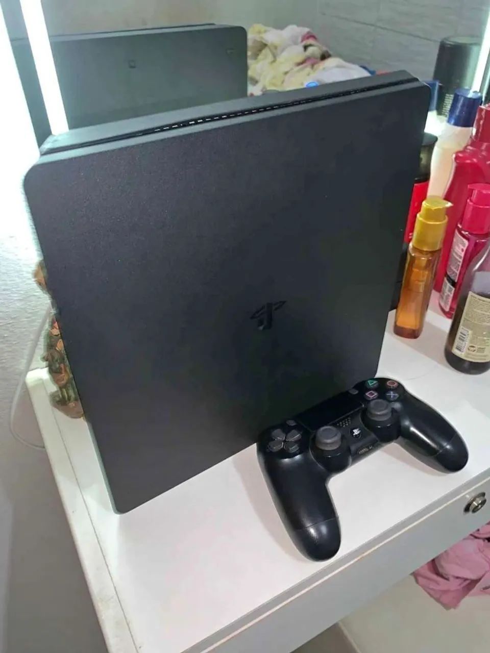 Ps4 slim 1 Tb