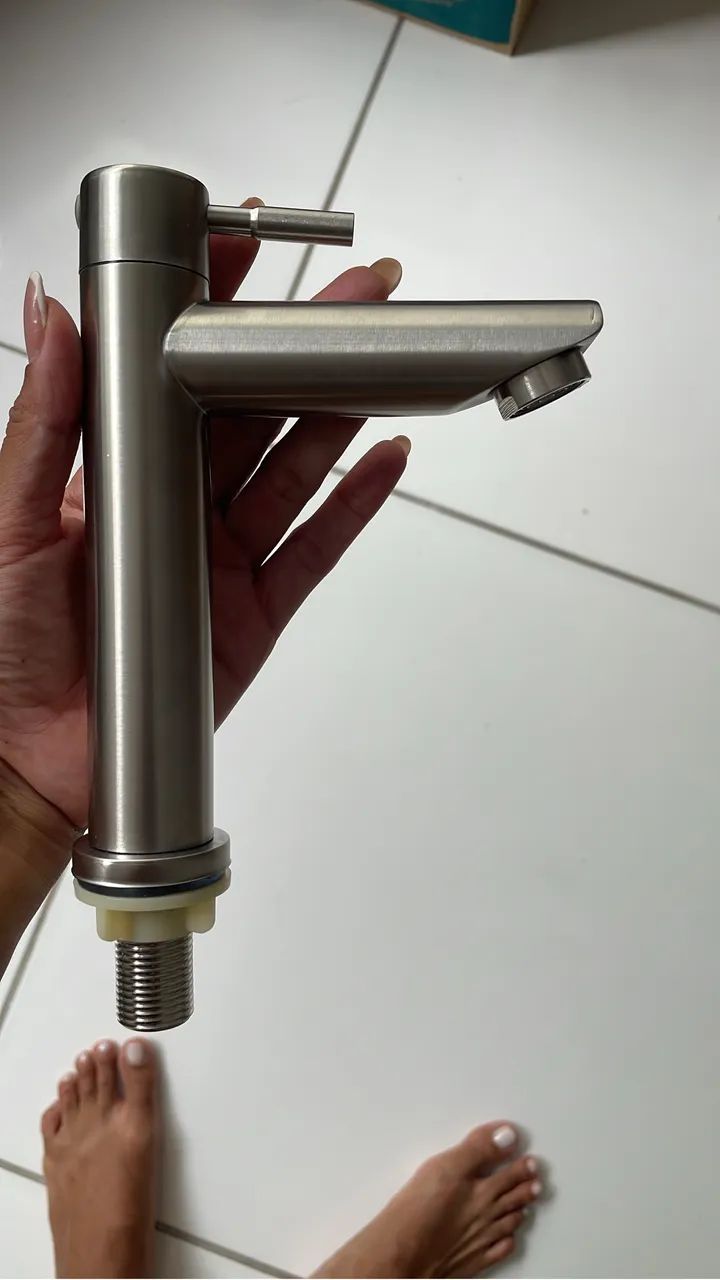 VENDO TORNEIRA PARA BANHEIRO 