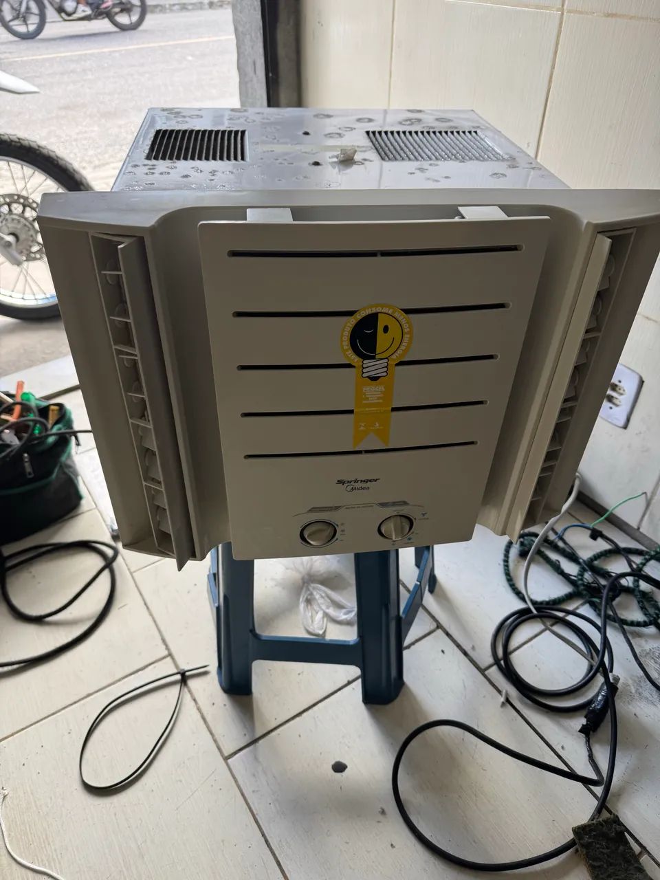 Ar condicionado acj 7,500 btus funcionando perfeitamente  - Foto 2