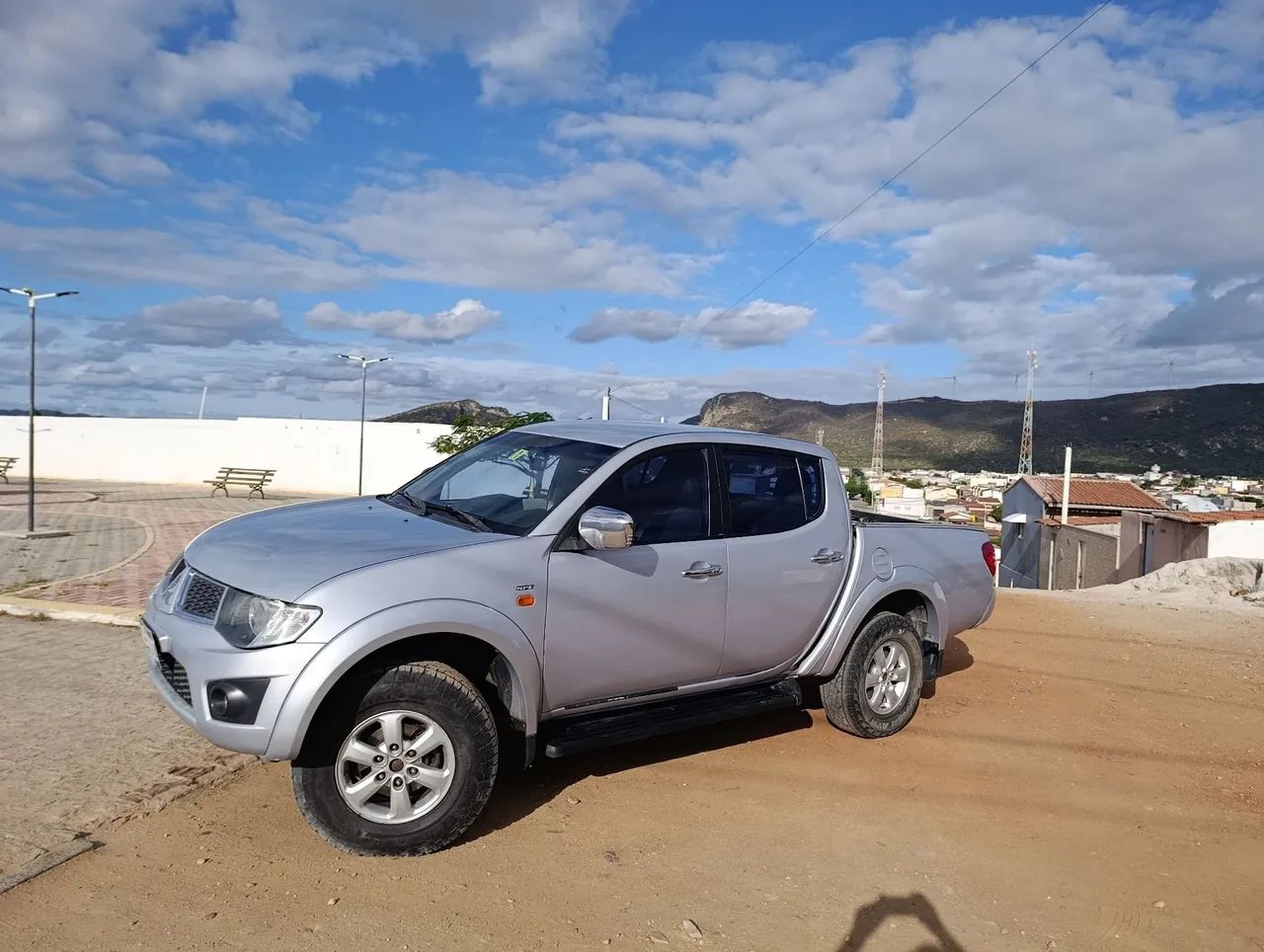 Mitsubishi L200 2012