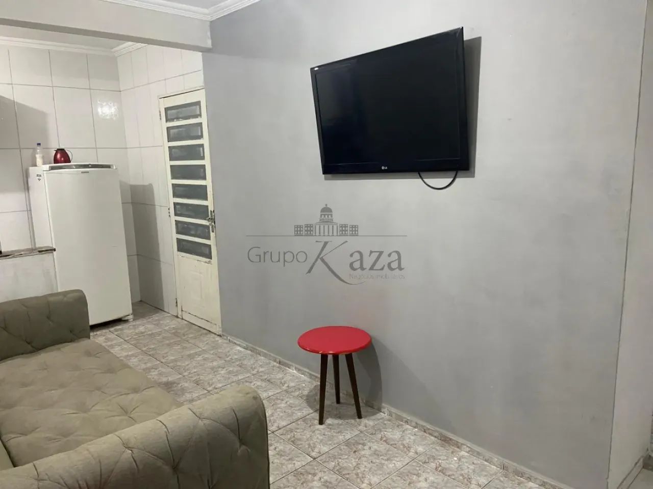 Casa - Cidade nova Jacarei - 2 Dormitórios - 80m².
