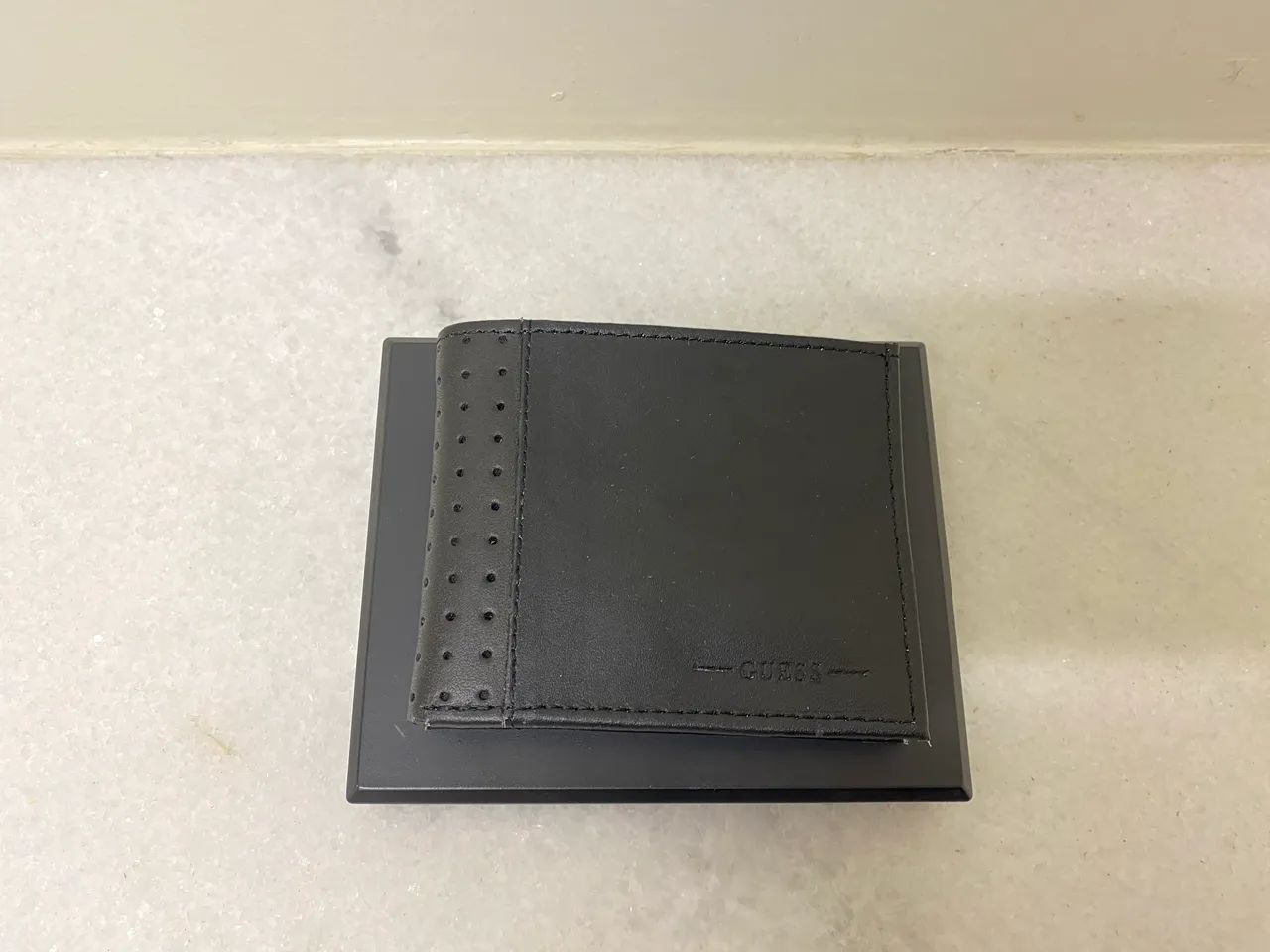 Carteira Masculina Guess Original em Couro - Nova na Caixa - Foto 2