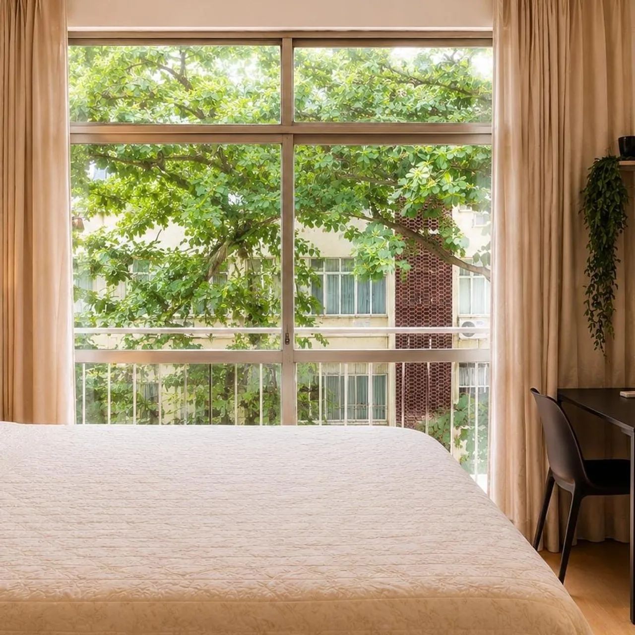 Quarto privativo com varanda e tudo incluso - Foto 3