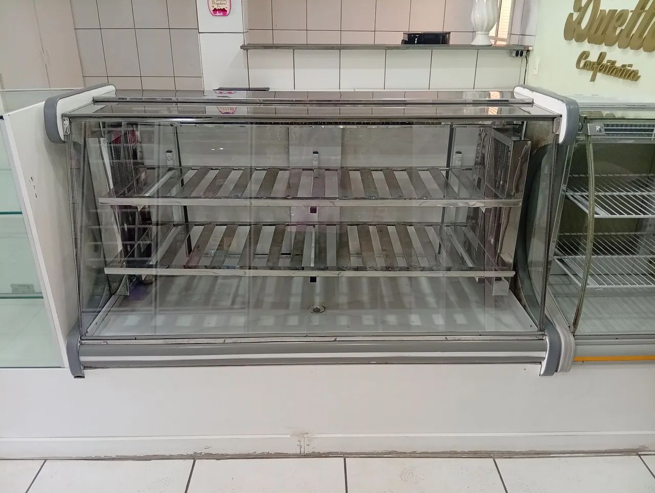 Balcão refrigerado ( 2 refrigerados e 1 seco)  - Foto 2