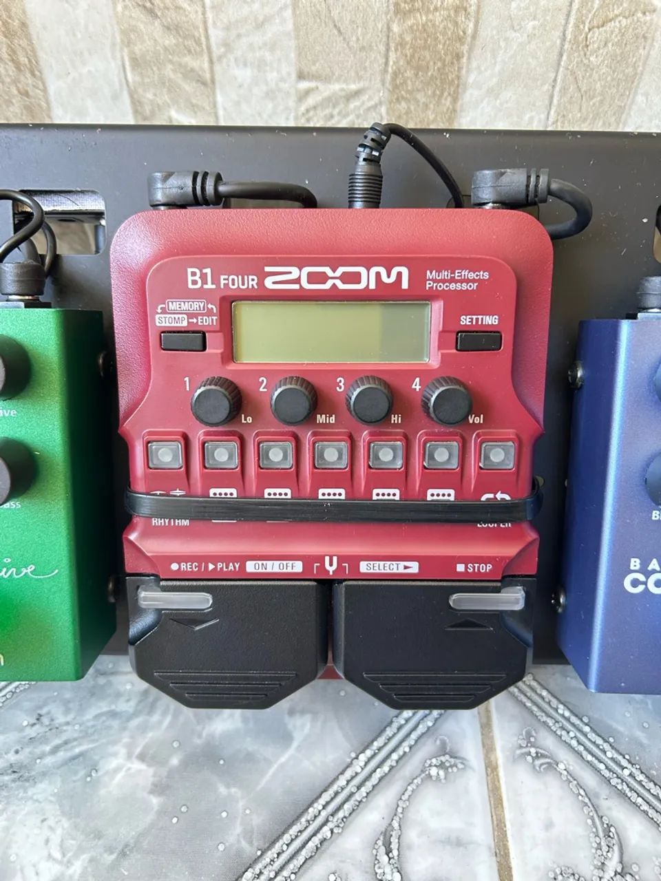 Pedaleira ZOOM B1 Four
