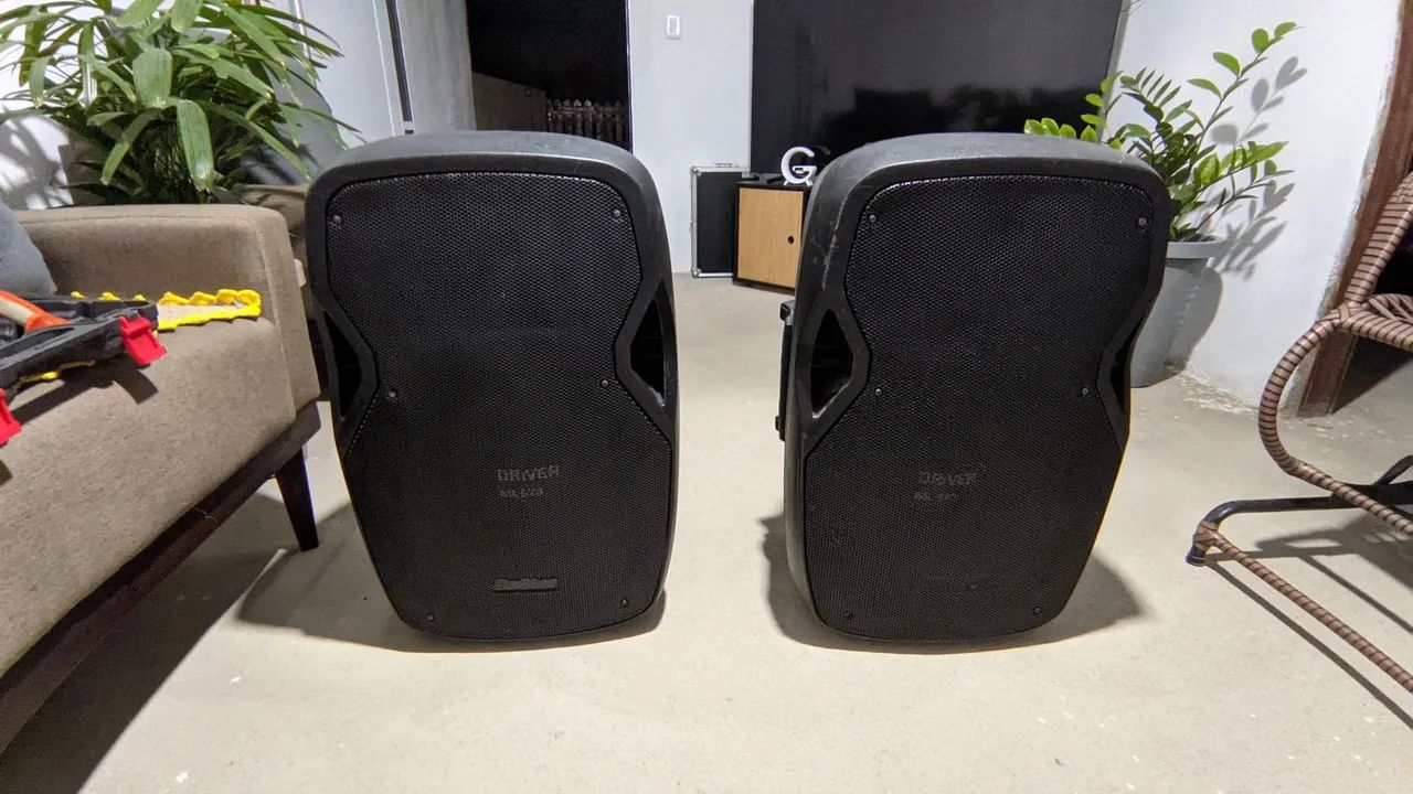 Caixas ativas e passiva de 700 rms cada