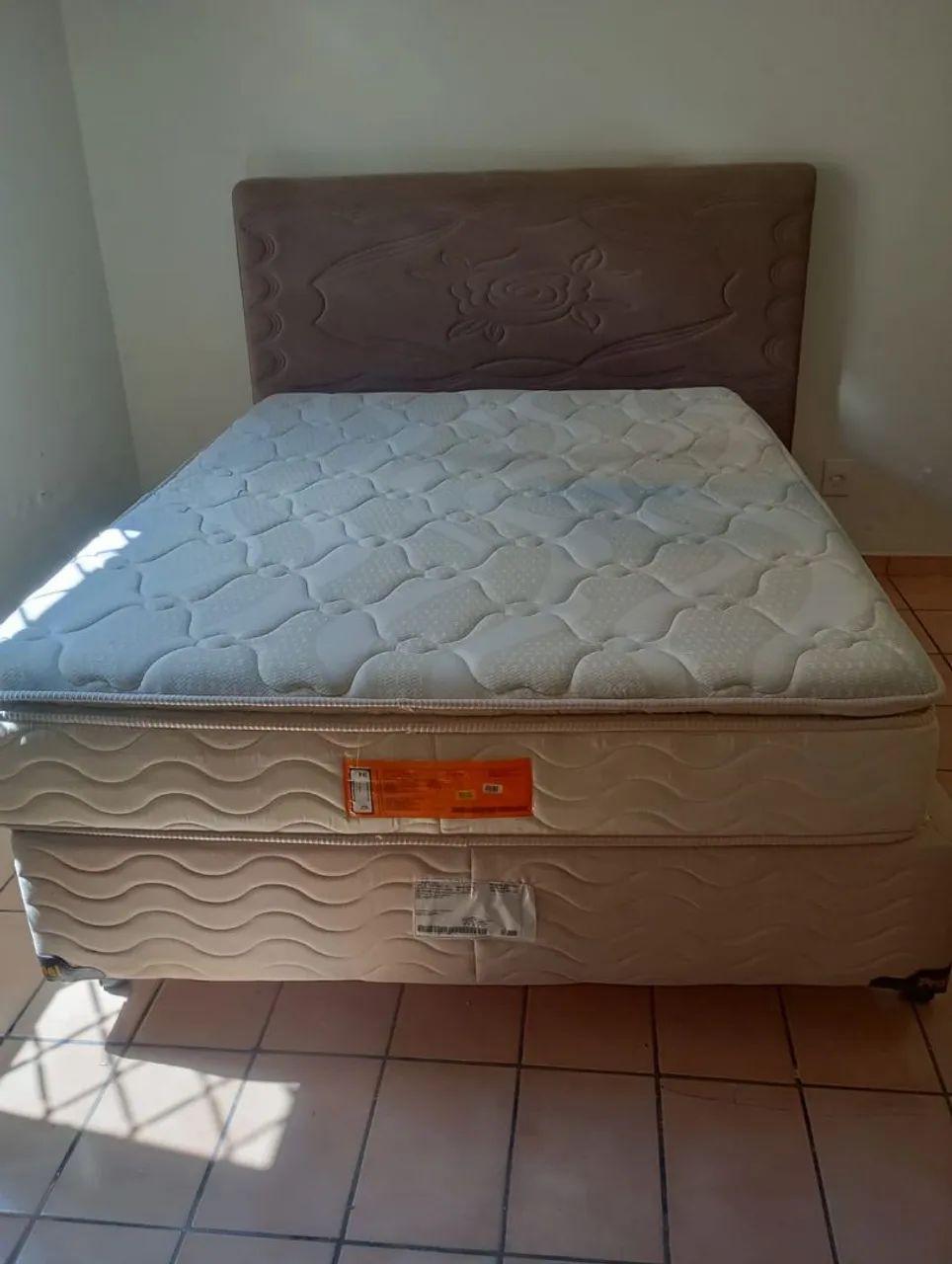 Cama box+ colchão+ guarda roupa  - Foto 3