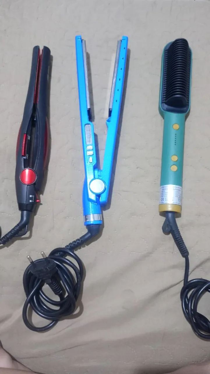 2 chapinhas e 1 Pente alisador de cabelo 