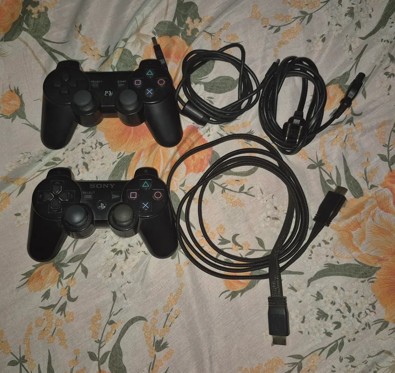 PS3 Slim + 2 Controles - Foto 2