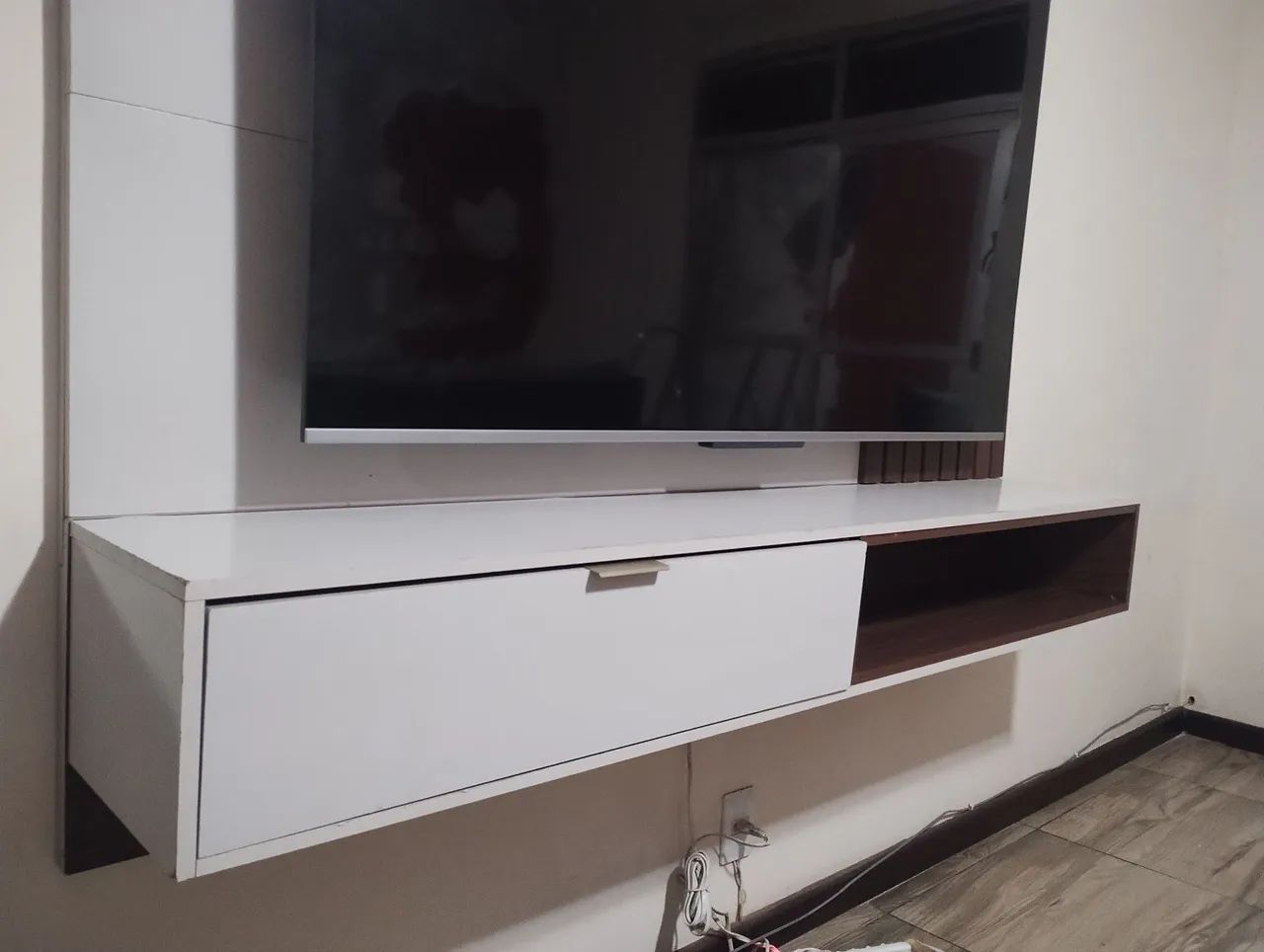 Painel suspenso pra tv até 65 polegadas  - Foto 3