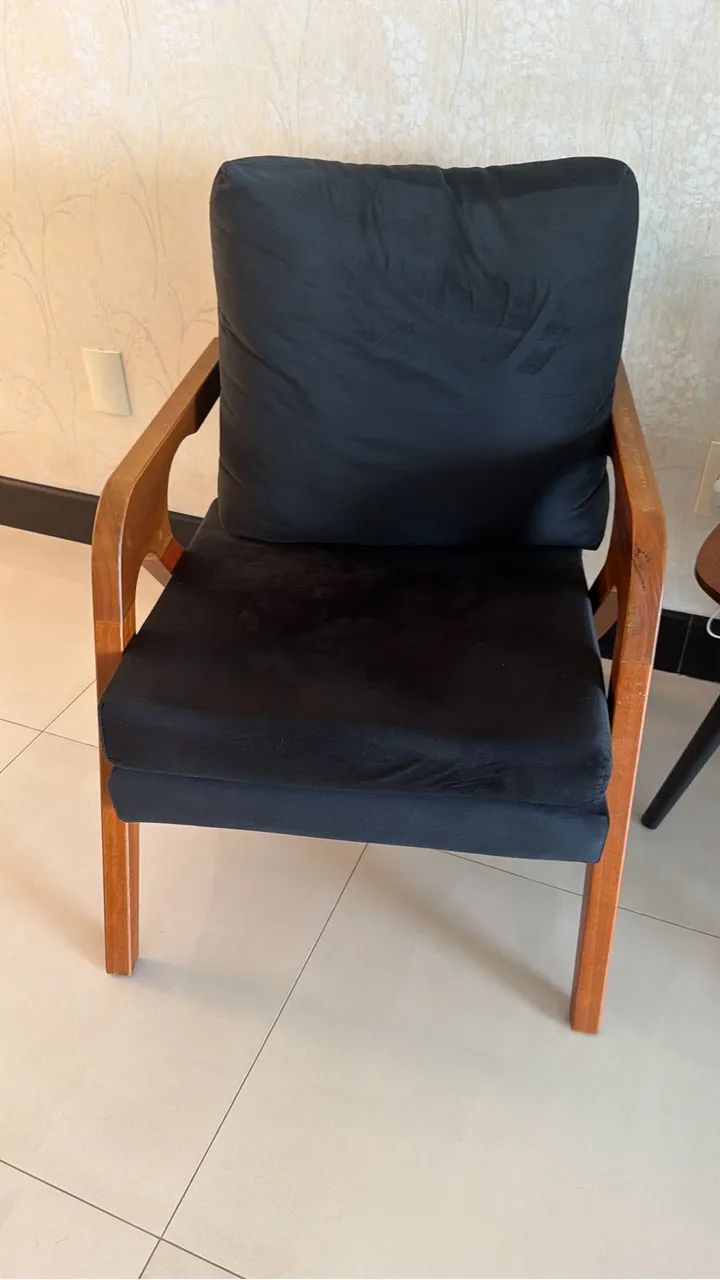    Par de Poltronas em Madeira - Excelente Estado - Foto 2