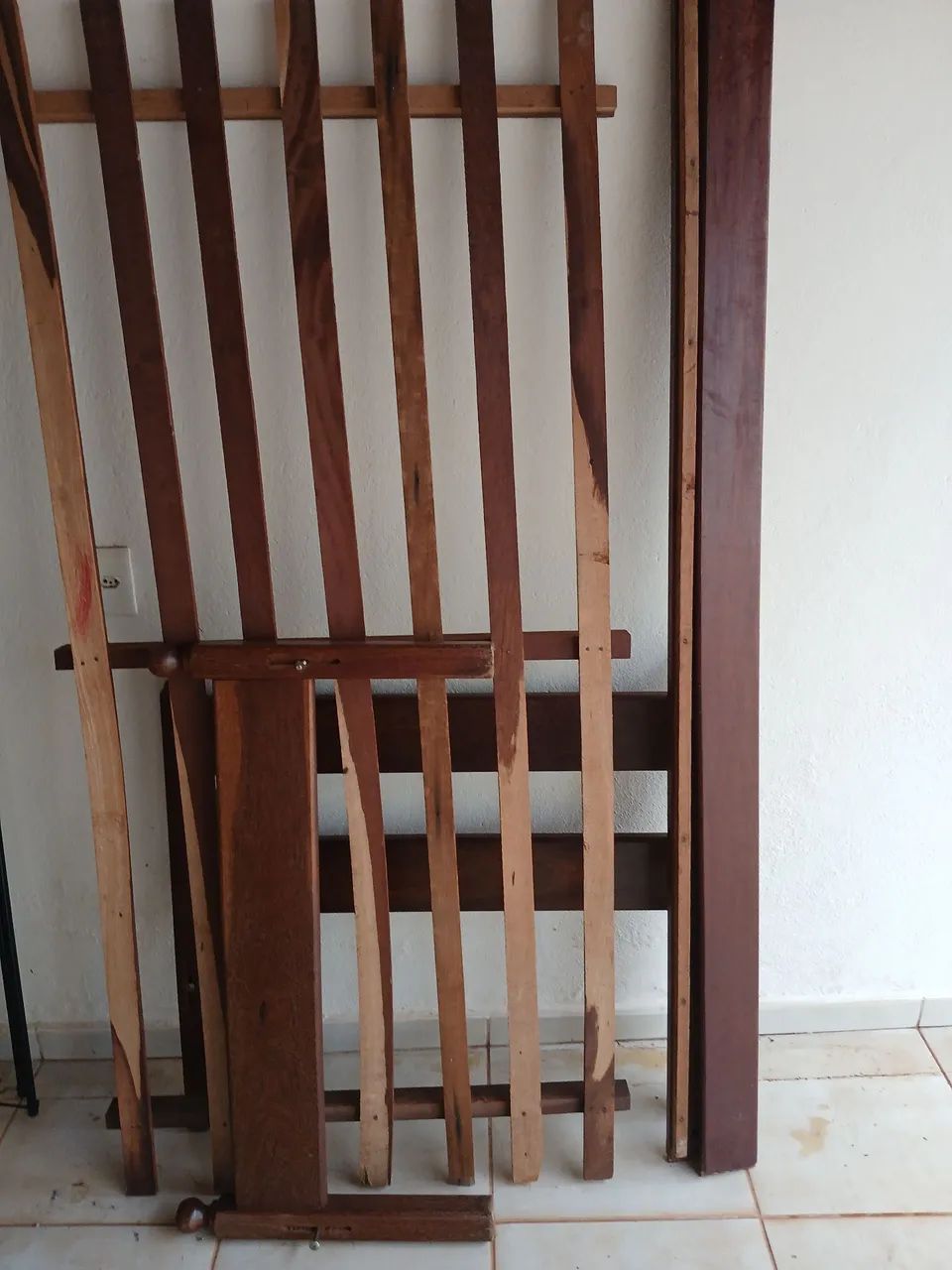 Cama de Solteiro madeira maciça,com colchão  - Foto 2