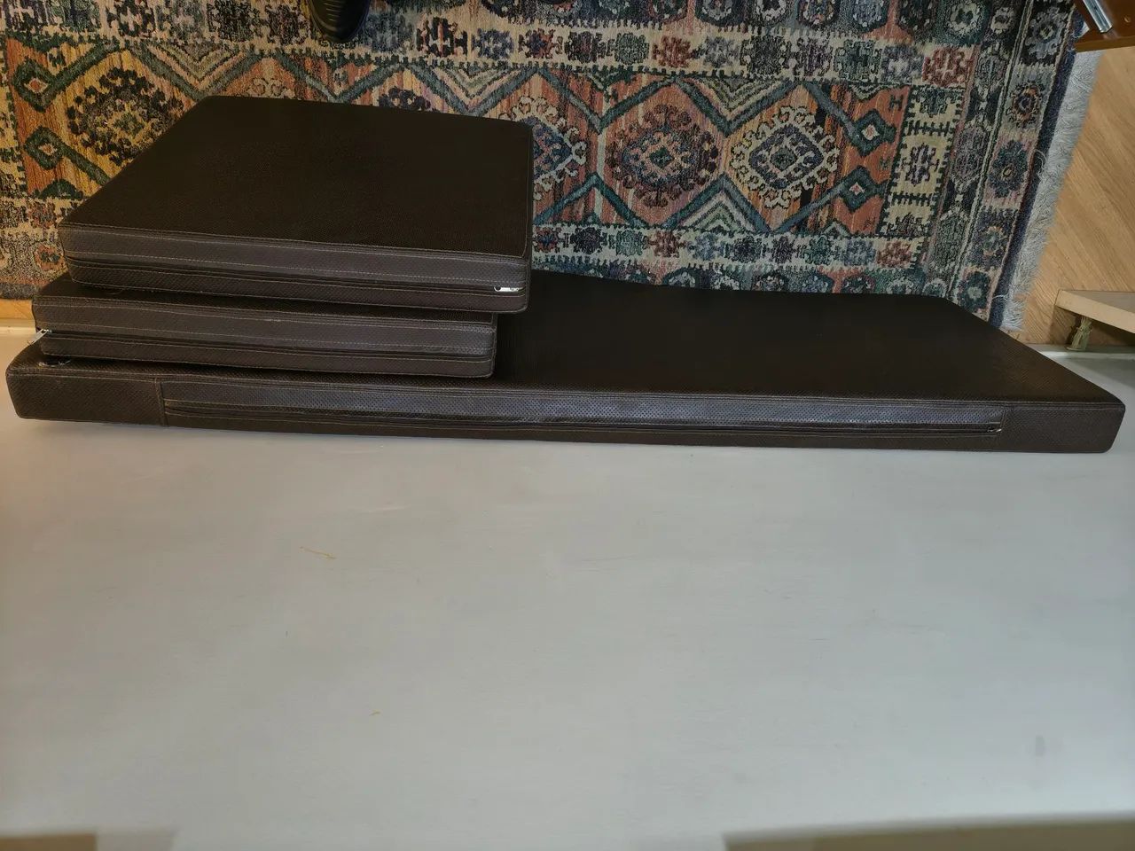 Almofada Couro sintético para poltrona madeira - Foto 5