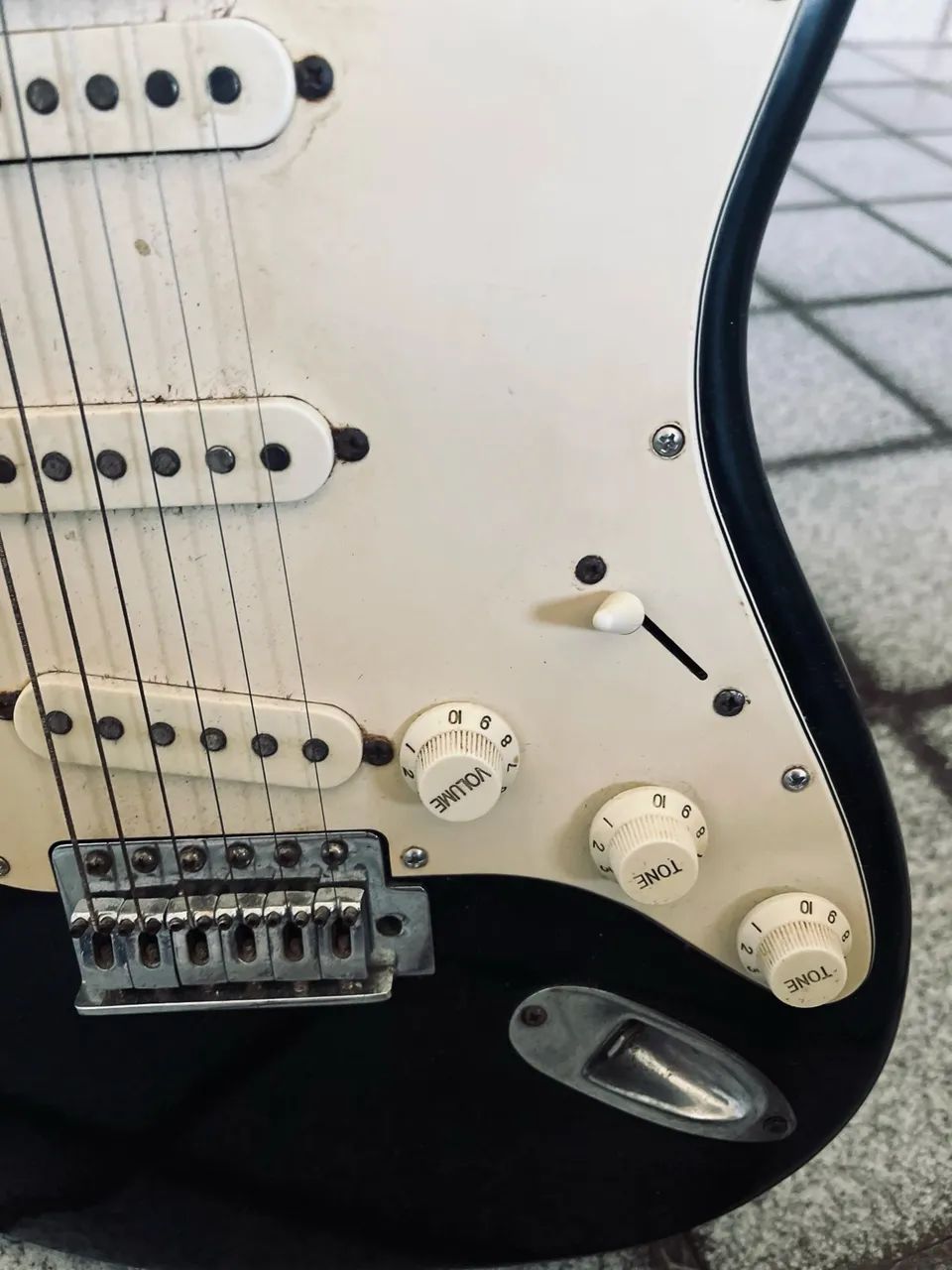 Vendo guitarra em ótimo estado!! - Foto 2