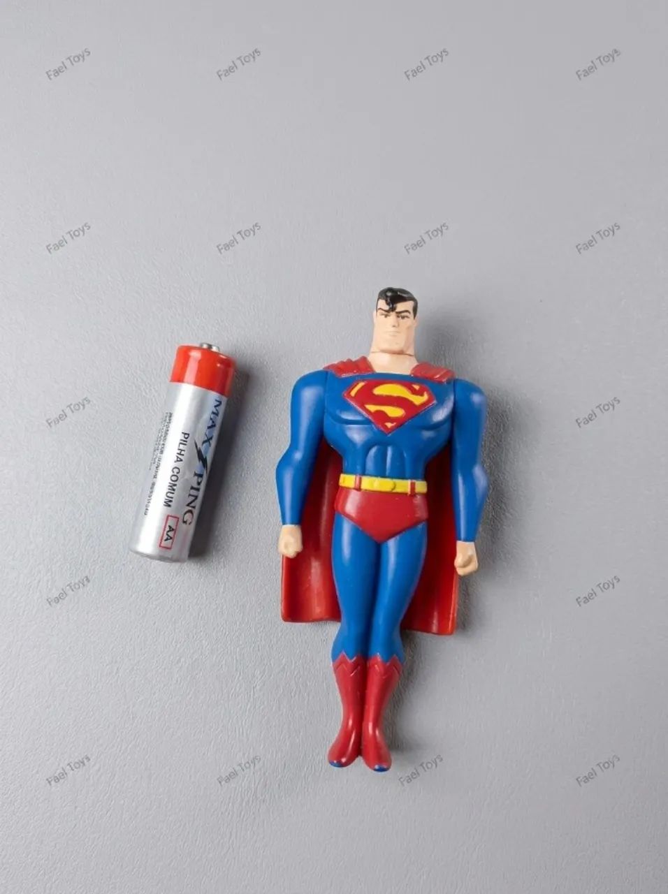 Miniatura do Superman Articulado Nestlê DC Comics