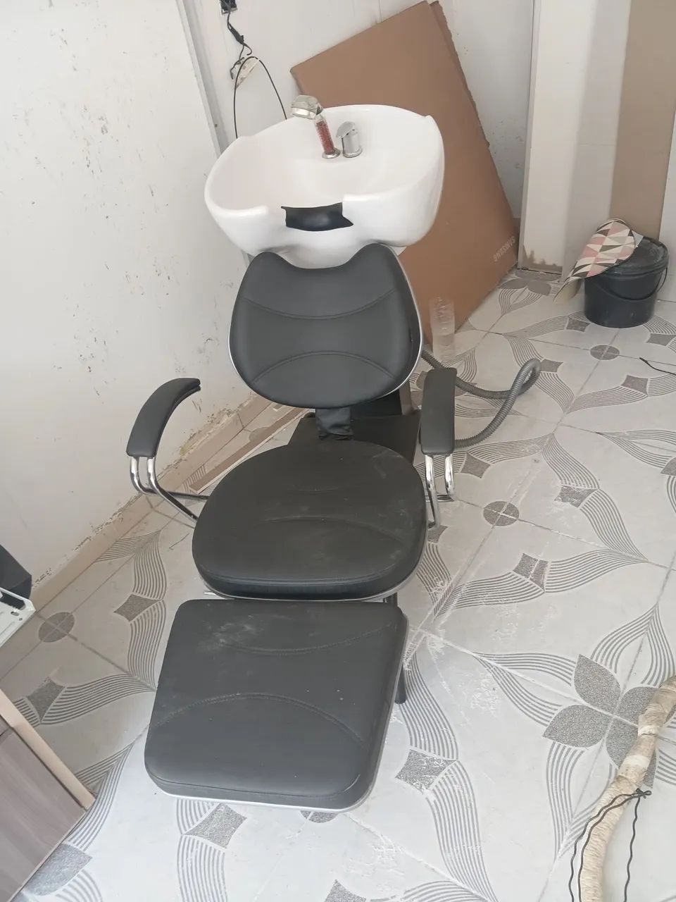 Lavatório de cabelo femenino