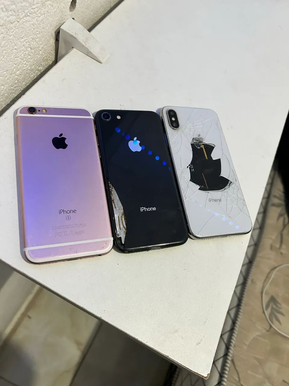 IPHONES 6s, 8, X