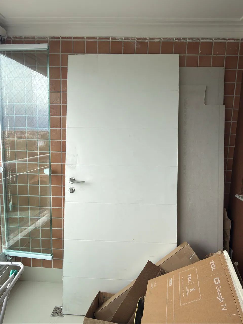 Vendo porta com fechadura, 2,10 x 0,90 - Foto 3
